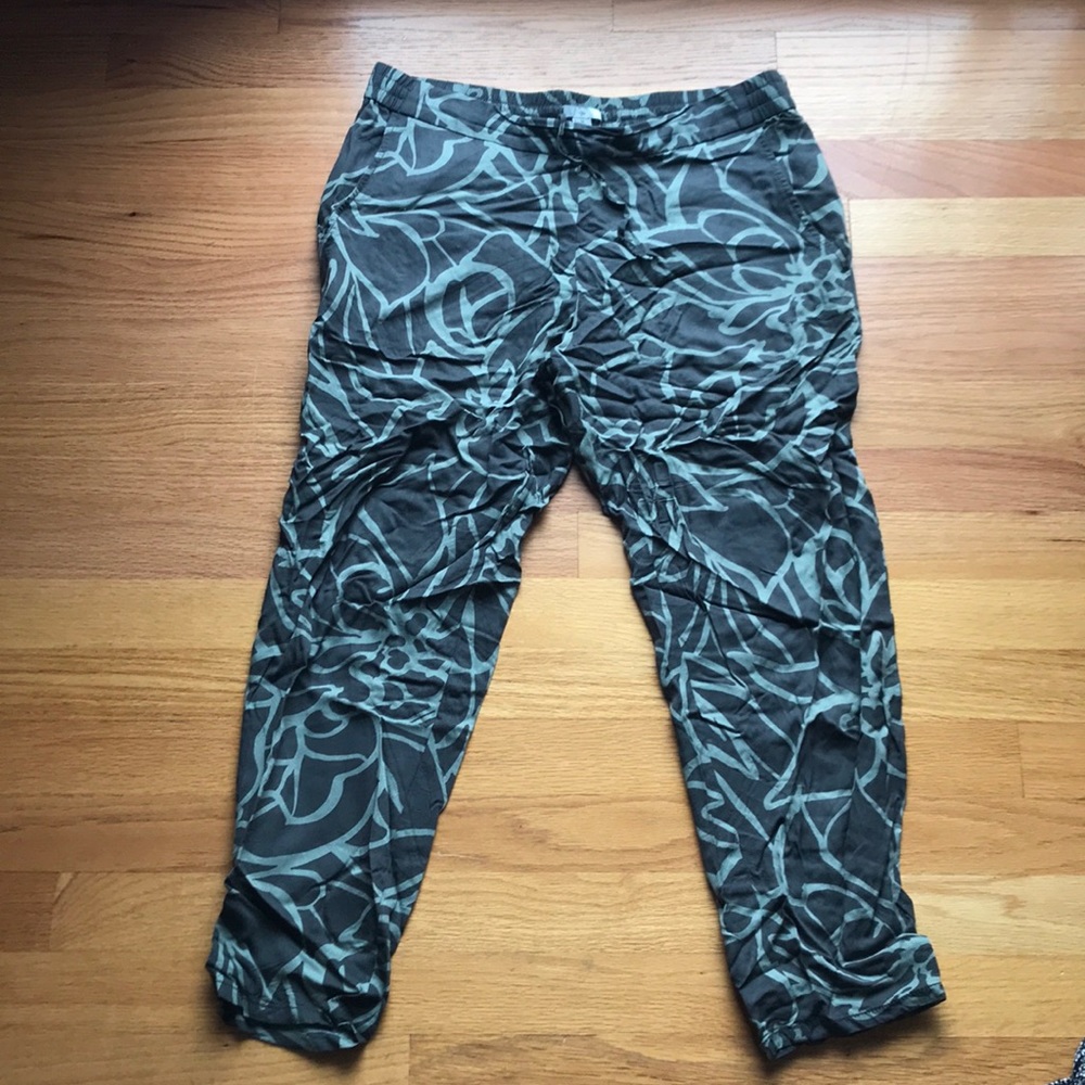 Gap cropped pants